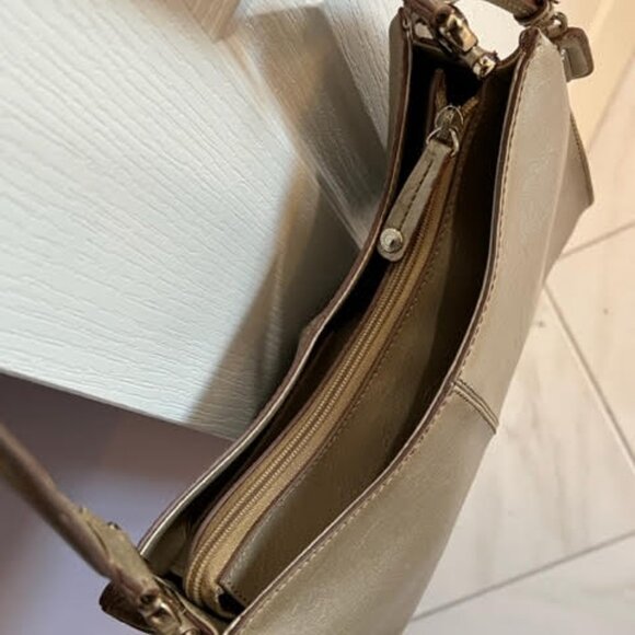 Vintage Liz Claiborne Vegan Leather Shimmery Bag - Picture 4 of 8